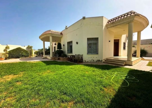 A vendre villa Route Bouzeyene Sfax
